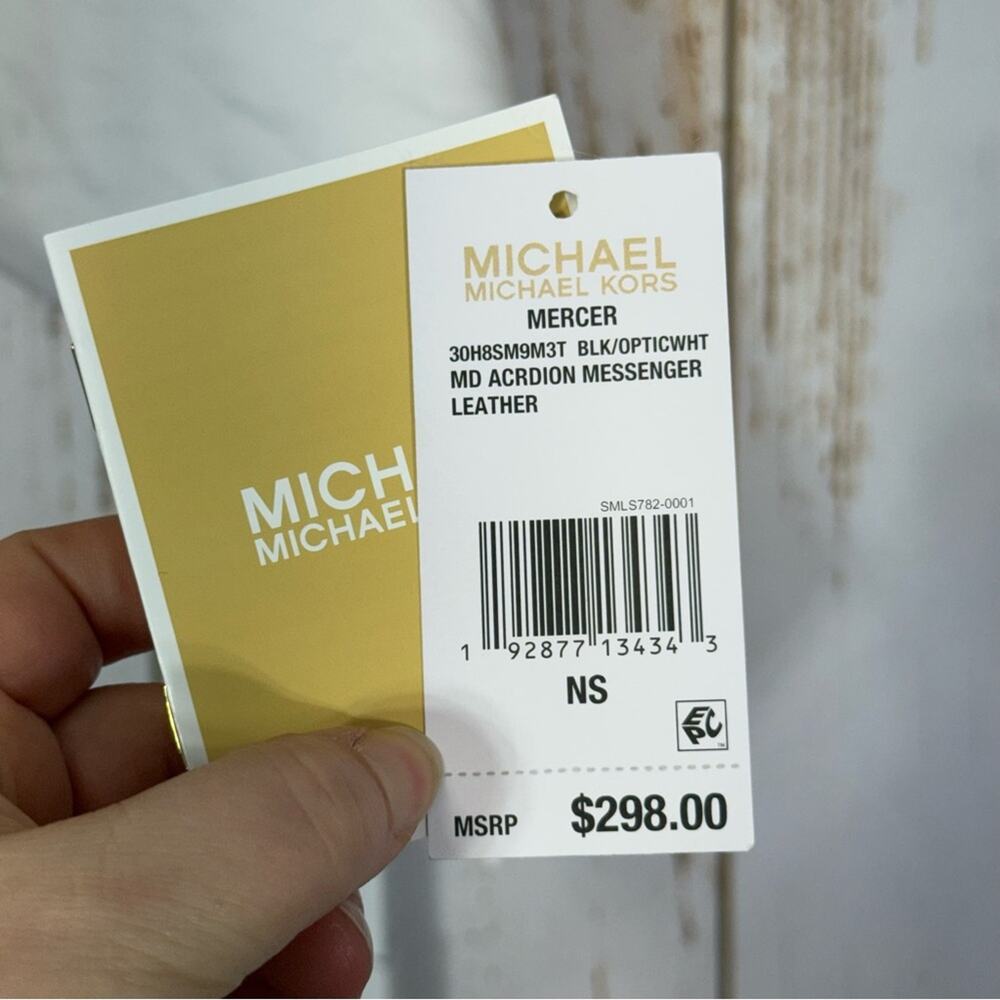 Michael Kors- Medium Leather RARE Logo Tape Accordion Crossbody Bag - Picture 8 of 10